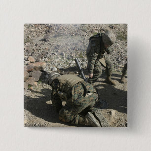 Badge Carré 5 Cm La couverture de Mortarmen leurs oreilles et