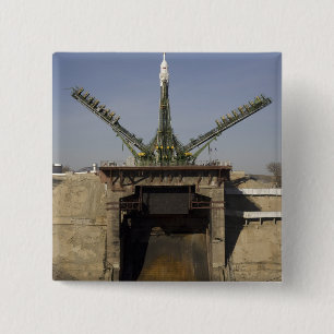 Badge Carré 5 Cm La fusée de Soyuz est érigée en le place 3