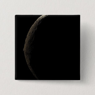 Badge Carré 5 Cm La lune Iapetus de Saturn