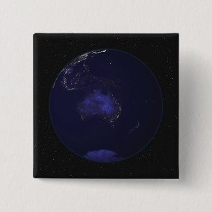 Badge Carré 5 Cm La pleine terre la nuit montrant les lumières 2 d