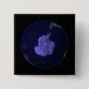 Badge Carré 5 Cm La pleine terre la nuit montrant les lumières 7 d