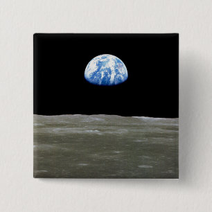 Badge Carré 5 Cm La Terre depuis la Lune dans l'espace noir : lever