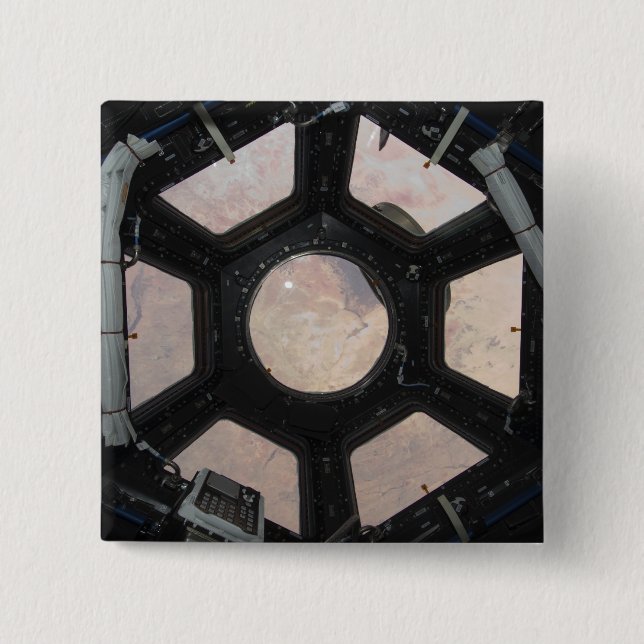 Badge Carré 5 Cm Le désert du Sahara visible par les fenêtres (Devant)