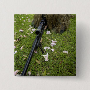 Badge Carré 5 Cm Le soldat pratique la tactique de tireur isolé