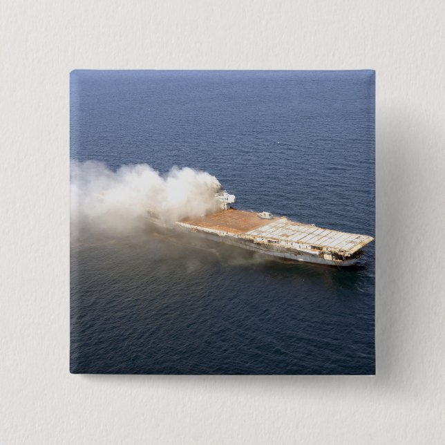 Badge Carré 5 Cm L'ex-Oriskany, un avion déclassé (Devant)