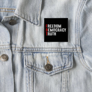 Badge Carré 5 Cm Liberté Démocratie Vérité