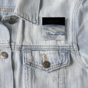 Badge Carré 5 Cm L'Ombre De La Lune S'Étend Sur Le Pacifique Nord.