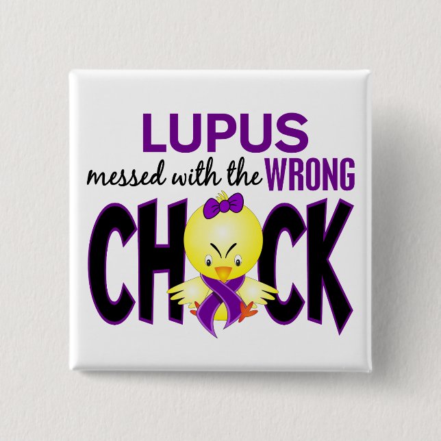 Badge Carré 5 Cm Lupus sali avec le poussin faux (Devant)