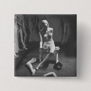 Badge Carré 5 Cm Mannequin la jambe et le bras étant coupés
