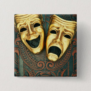 Badge Carré 5 Cm Masques d'or de comédie et de tragédie sur model
