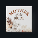 Badge Carré 5 Cm Mère de la mariée - Boho Terracotta Blanc Floral<br><div class="desc">Terracotta,  ivoire,  fleurs blanches élégante douche de mariée boho,  boutons de mariage</div>
