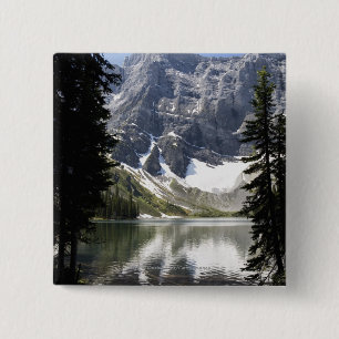 Badge Carré 5 Cm Montagne se reflétante de lac mountain encadrée