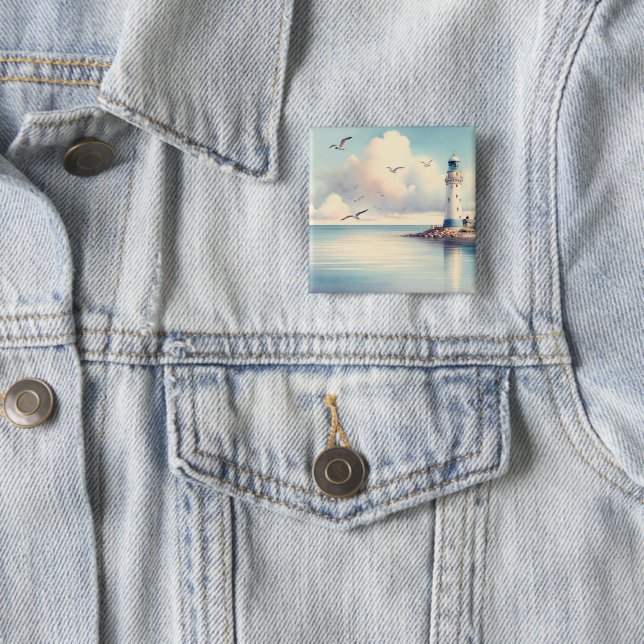 Badge Carré 5 Cm Mouette de phare côtier Sérénité du ciel pastel (En situation)
