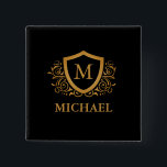 Badge Carré 5 Cm Noir et Or Personnalisé Stylo Nom Monogramme<br><div class="desc">Noir et Or Personnalisé Monogramme Stylish Nom. Pour plus de personnalisation,  cliquez sur le bouton "Customiser" et utilisez notre outil de conception pour modifier ce modèle.</div>