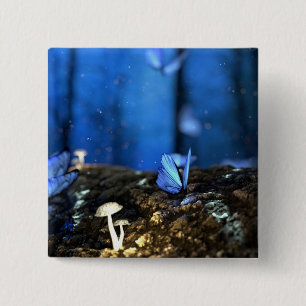 Badge Carré 5 Cm Papillon indigo et forêt de champignons
