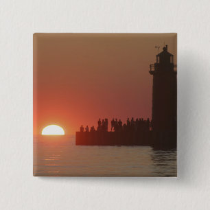 Badge Carré 5 Cm Personnes phare coucher de soleil silhouette au Su