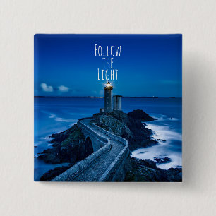 Badge Carré 5 Cm Phare Twilight Suivre la lumière