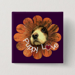 Badge Carré 5 Cm Puppy Love Peeking d'une fleur