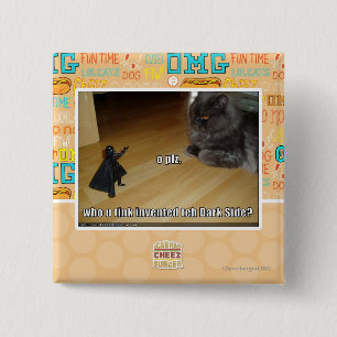 Badge Carré 5 Cm Qui a inventé le côté en noir ?