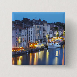 Badge Carré 5 Cm Restaurants le long de la rivière l'Hérault. L'Hér