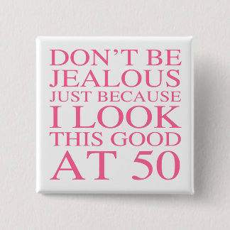 Badge Carré 5 Cm Sassy 50e anniversaire pour les femmes