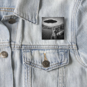 Badge Carré 5 Cm Selfie De Chat Avec Alien UFO Drôle Cadeaux De Cha