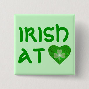 Badge Carré 5 Cm Shamrock Heart 'Irish at Heart' bouton vert