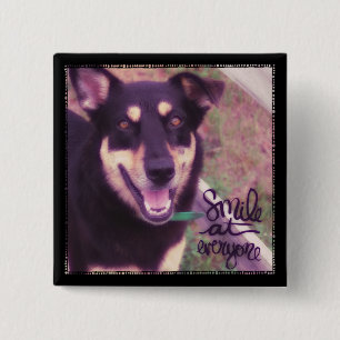 Badge Carré 5 Cm Souriez à tout le monde chien