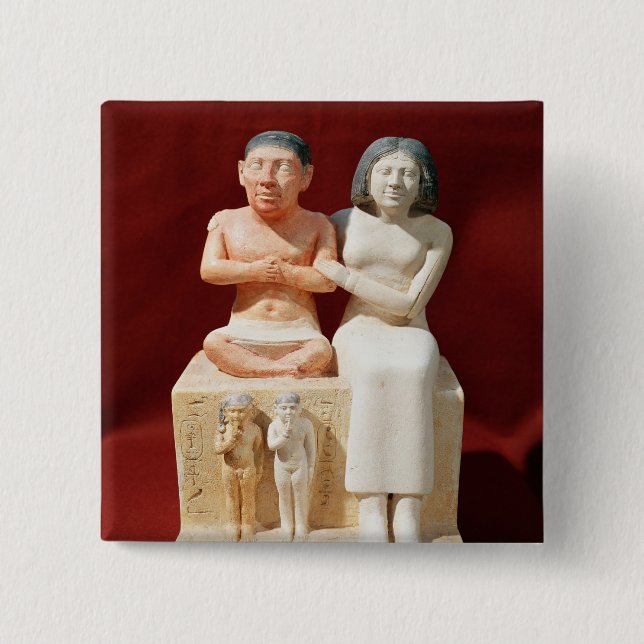 Badge Carré 5 Cm Statuette du Seneb nain et de sa famille (Devant)