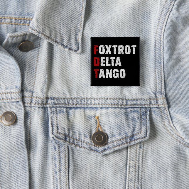 Badge Carré 5 Cm Tango Delta du Foxtrot (En situation)
