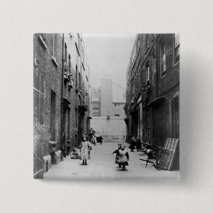 Badge Carré 5 Cm Taudis de Londres, 1899