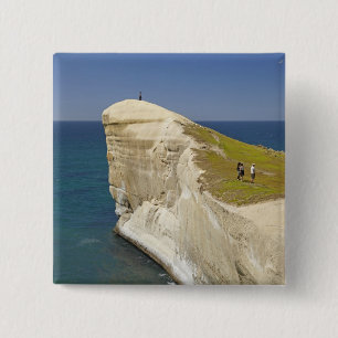 Badge Carré 5 Cm Touristes sur la falaise à Tunnel Beach