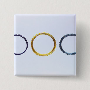 Badge Carré 5 Cm Trois bracelets, de Mathay-Mandeure