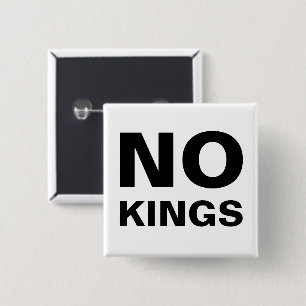 Badge Carré 5 Cm typo protestation No Kings audacieuse