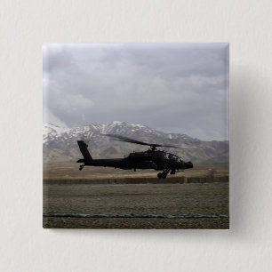 Badge Carré 5 Cm Un Apache AH-64A décolle