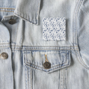 Badge Carré 5 Cm un arrière - plan blanc et bleu avec un motif