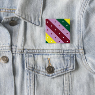 Badge Carré 5 Cm un motif rayé multicolore avec des points