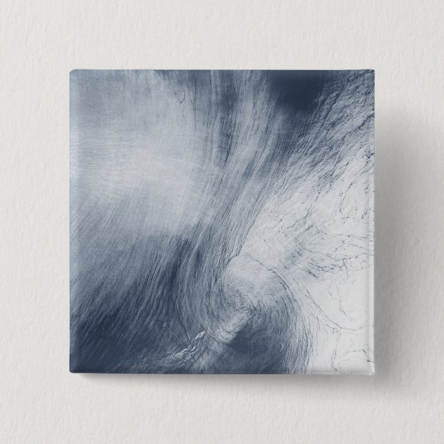 Badge Carré 5 Cm Un nuage géant tournoie au-dessus de la mer (Devant)