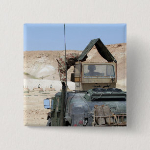 Badge Carré 5 Cm Un soldiier instruit un soldat irakien d'armée