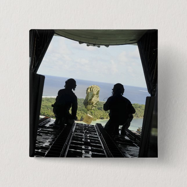 Badge Carré 5 Cm Une boîte de biens humanitaires (Devant)