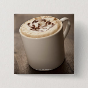 Badge Carré 5 Cm Une tasse de café de cappuccino a complété avec