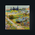 Badge Carré 5 Cm Vincent van Gogh - Jardin à Arles<br><div class="desc">Jardin d'Arles / Jardin fleuri avec sentier / Jardin d'Arles - Vincent van Gogh,  1888</div>