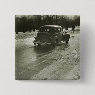 Badge Carré 5 Cm Voiture sur la route