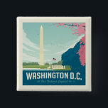 Badge Carré 5 Cm Washington DC | La capitale de notre nation<br><div class="desc">Anderson Design Group est une société d'illustration et de conception de pointe située à Nashville,  au Tennessee. Founder Joel Anderson Directives Team of talented artists to create original poster art that looks like classic vintage publicité prints from the 1920s to the 1960s.</div>