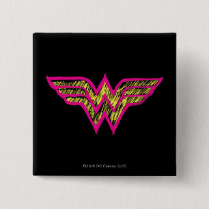 Badge Carré 5 Cm Wonder Woman Logo couleur rose et jaune