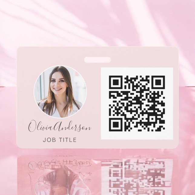 Badge Carte de visite avec code QR rose pâle (Créateur téléchargé)