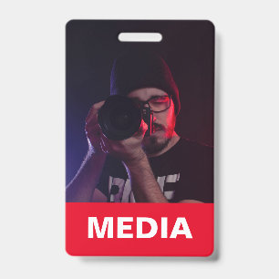 Badge Carte d'identité tout accès aux médias