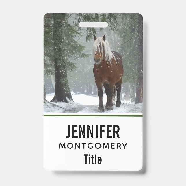 Badge Cheval Brown dans une forêt d'hiver avec chute de  (Avant)