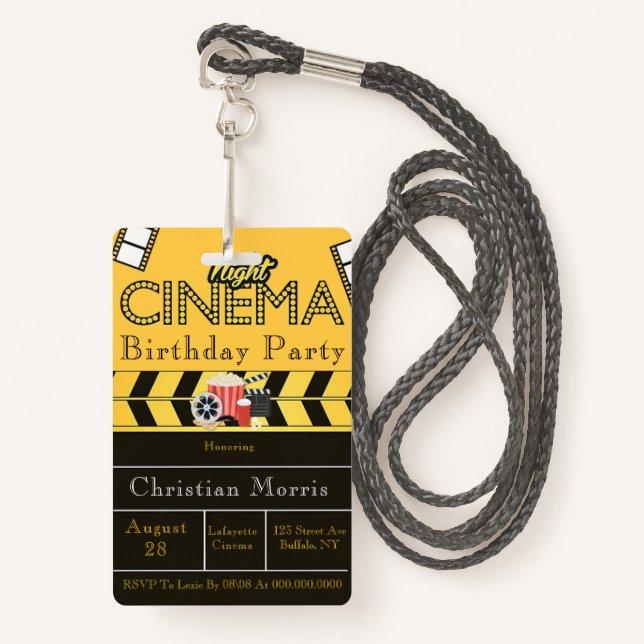 Badge Cinéma branché à tout âge fête d'anniversaire (Devant avec lanière)