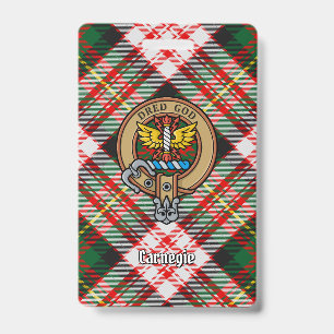 Badge Clan Carnegie Crête sur tartan de robe